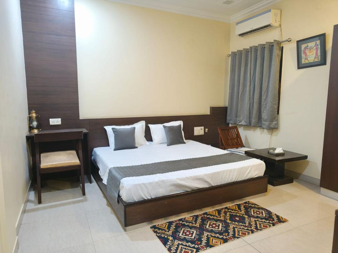 Shyama Inn Rivlet in Delhi